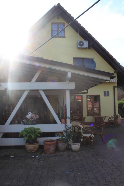 Hotel Krone Kappel Bagian luar foto