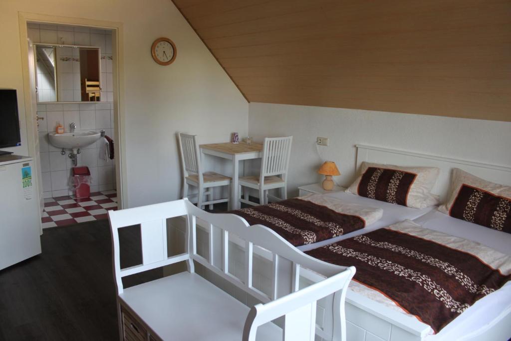 Hotel Krone Kappel Ruang foto